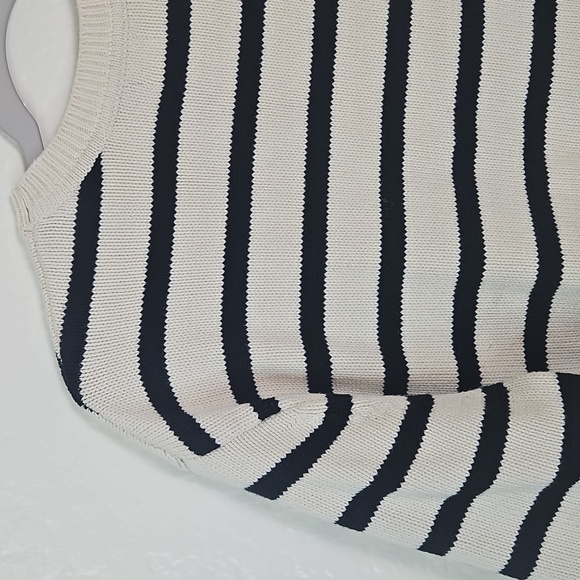 GAP Striped Black & Cream Knit Sweater XS - Picture 9 of 16